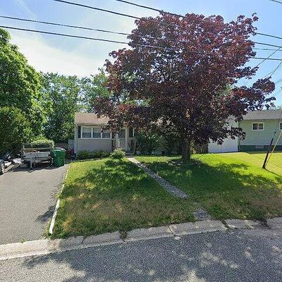 27 Hummel Dr, Toms River, NJ 08757