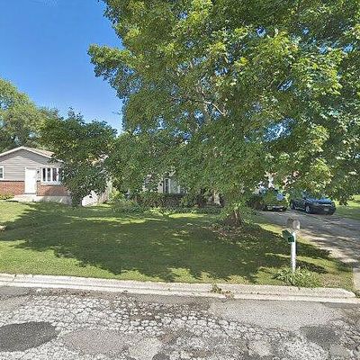 27 N Pioneer Rd, Waukegan, IL 60085