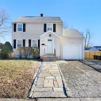 271 Reeds Ln, Stratford, CT 06614