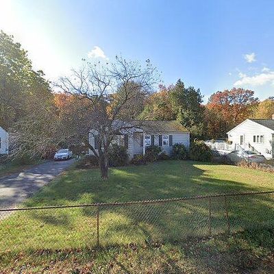 28 New Ludlow Rd, Granby, MA 01033