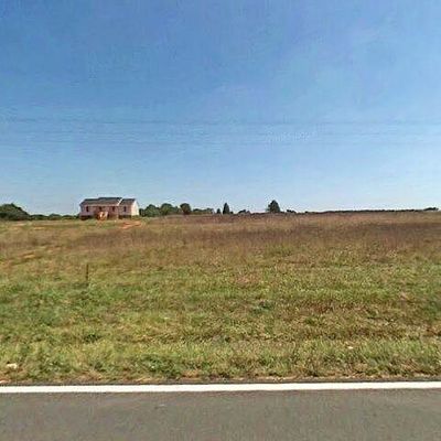 300 Red House Rd, Appomattox, VA 24522