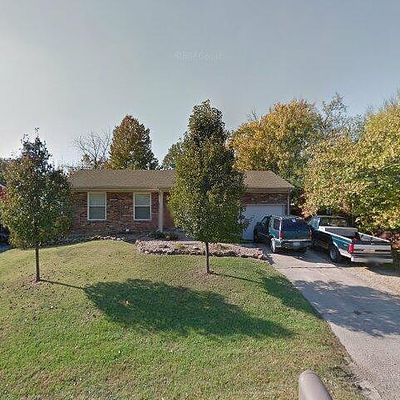 301 Blossom Rd, Louisville, KY 40229