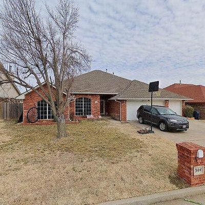 304 Sage Brush Rd, Yukon, OK 73099