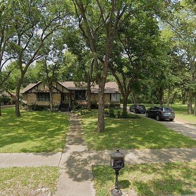 249 Creekwood Dr, Lancaster, TX 75146