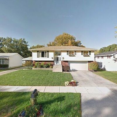 250 Friar Tuck Dr, Schererville, IN 46375