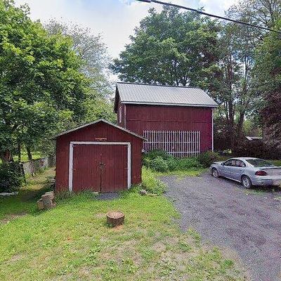 37 2 Nd St, Gouldsboro, PA 18424