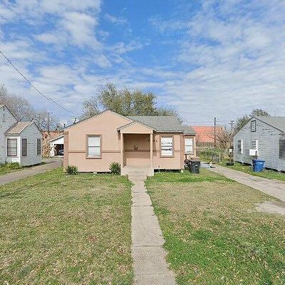 3724 Macleod Dr, Corpus Christi, TX 78408