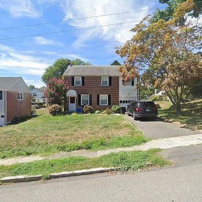 32 Pine Valley Rd, Broomall, PA 19008
