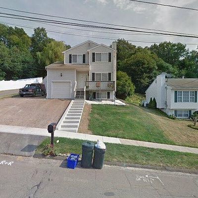 32 Pondview Ter, East Haven, CT 06512