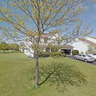 409 Gold Finch Cir, Lindenhurst, IL 60046