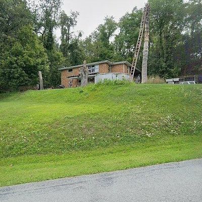 4107 Miracle Ridge Rd, Monongahela, PA 15063