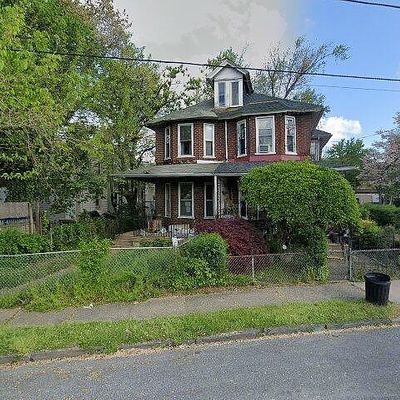 425 Pine St, Darby, PA 19023