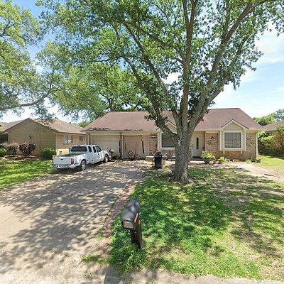 4311 Lariat Dr, Baytown, TX 77521