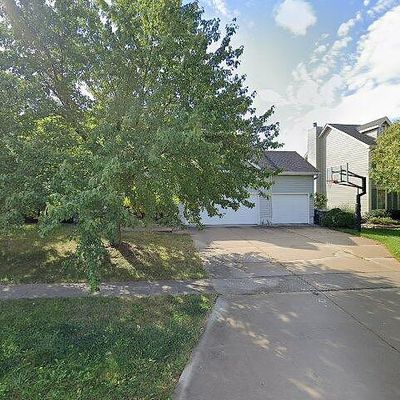 5924 Highland Cir, West Des Moines, IA 50266