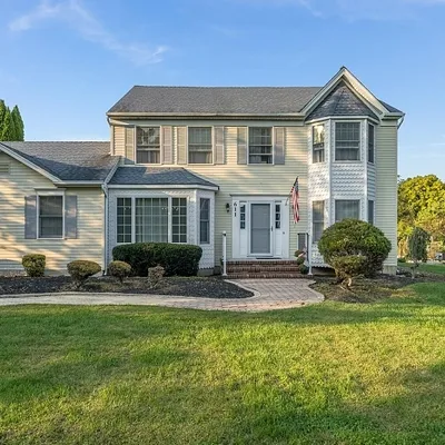 611 Debra Ln, Stewartsville, NJ 08886