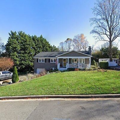 6417 Princeton Dr, Alexandria, VA 22307