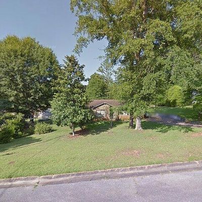 818 Dewey Dr, Auburn, AL 36832