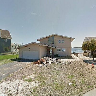 7 Lagoon Dr E, Toms River, NJ 08753