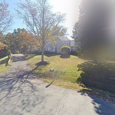 9921 Rosewood Hill Cir, Vienna, VA 22182