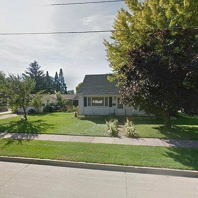 895 W 18 Th Ave, Oshkosh, WI 54902