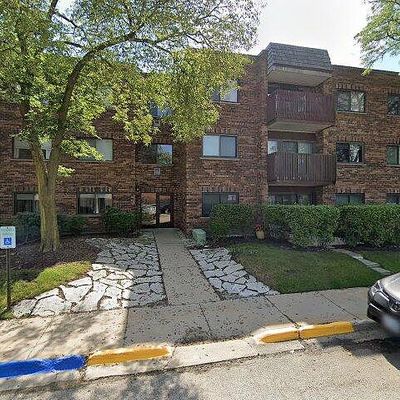 925 Spring Hill Dr #218, Northbrook, IL 60062