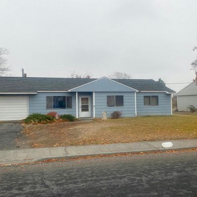 1228 Doolittle Dr, Moses Lake, WA 98837