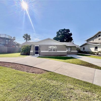 13637 Lagoon Dr, Hudson, FL 34667