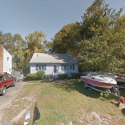 27 Feake Ave, Sandwich, MA 02563