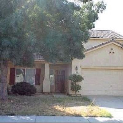 2834 Cherry Tree Ln, Madera, CA 93637