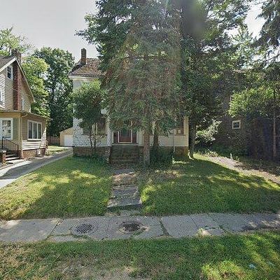 2485 S Taylor Rd, Cleveland Heights, OH 44118