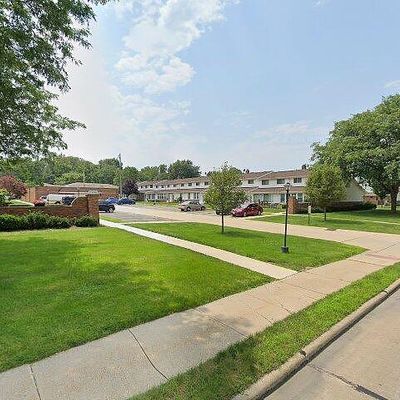 25345 Country Club Blvd #3, North Olmsted, OH 44070