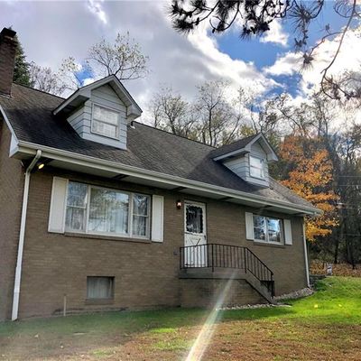 5 Neill Dr, Canonsburg, PA 15317