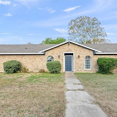 602 Rolling Hills Dr, Hewitt, TX 76643