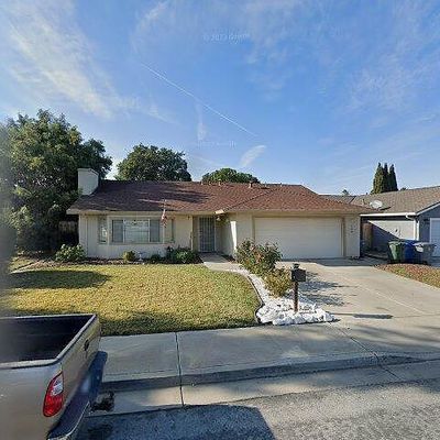 720 Clearview Dr, Hollister, CA 95023
