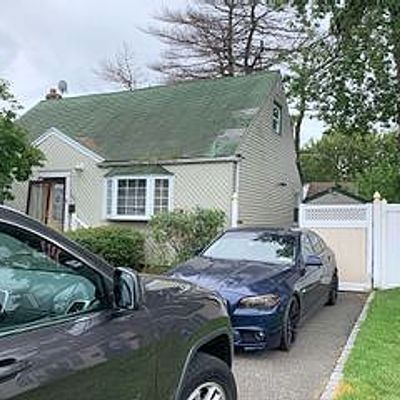 762 Park Ave, Uniondale, NY 11553