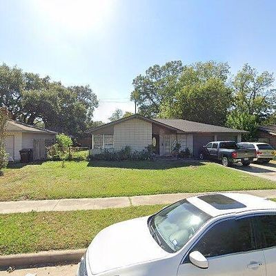 903 Rainy River Dr, Houston, TX 77088