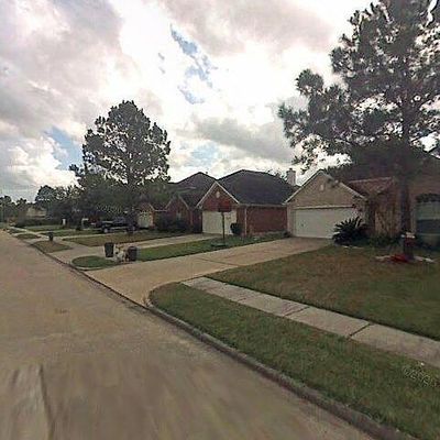 9615 Winter Run Dr, Houston, TX 77064