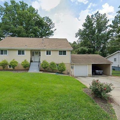 9707 Woodland Ave, Lanham, MD 20706