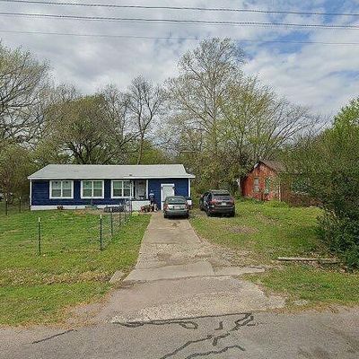 1301 Lynn St, Bonham, TX 75418