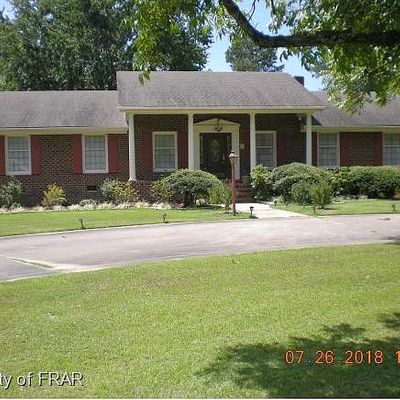 225 Harris Ave, Raeford, NC 28376