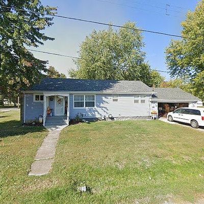 235 S Chestnut St, Brownstown, IL 62418