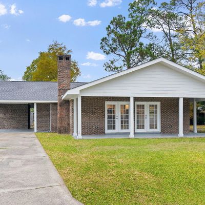 215 Corinth Dr, Bay Saint Louis, MS 39520