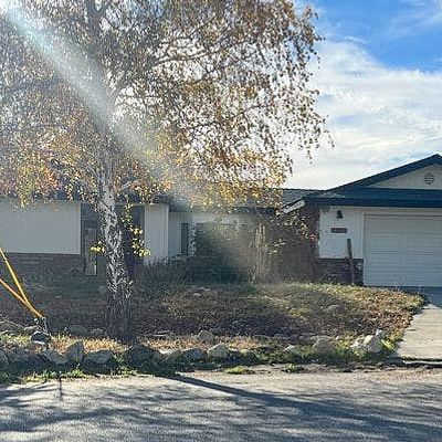 21821 Brook Dr, Tehachapi, CA 93561