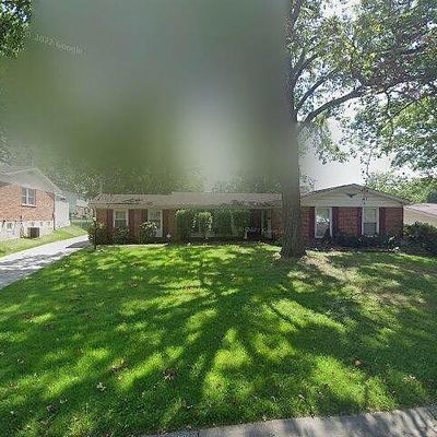 3270 Harness Dr, Florissant, MO 63033