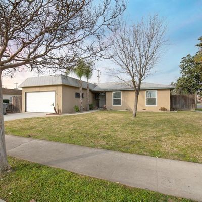 4497 N Chestnut Ave, Fresno, CA 93726