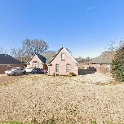 9146 Lakeside Dr, Olive Branch, MS 38654