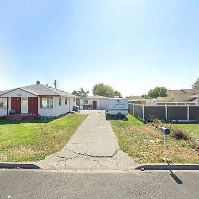 1036 E Larch St, Othello, WA 99344