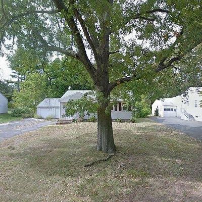 13 Norway Rd, North Haven, CT 06473