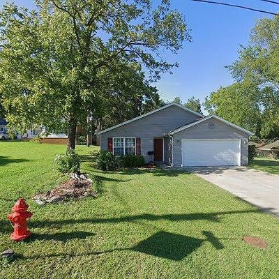 607 W College St, Branson, MO 65616