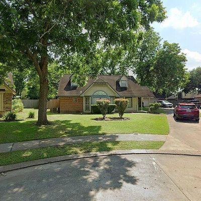 64 Staghorn Ct, Lake Jackson, TX 77566